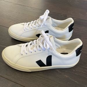 Women’s Veja Esplar